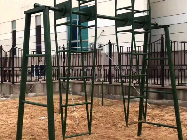 滚轮旋梯