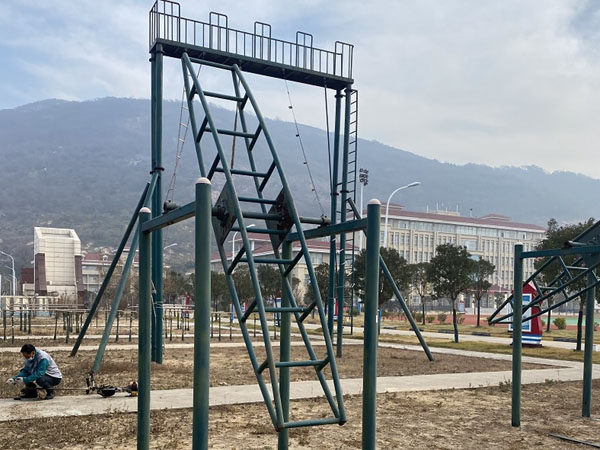 滚轮旋梯
