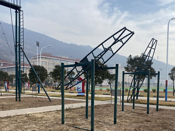 部队训练器材